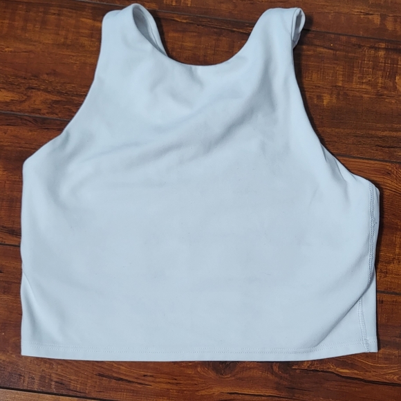Athleta sports top. Cropped.   XS - Picture 2 of 6